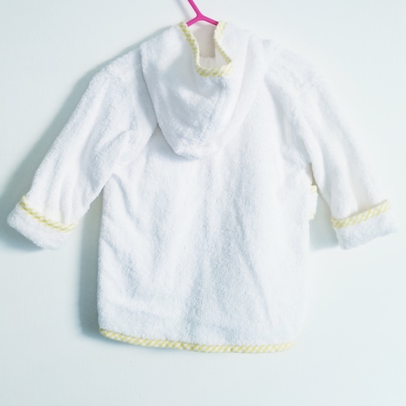 3/$25 Nuby Yellow Duck Embroidered White Towel Baby Robe Size 0-9M - Picture 8 of 10